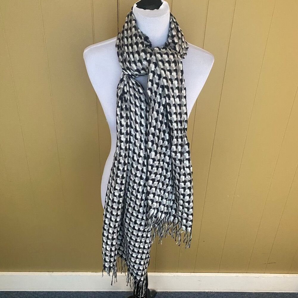 Begg Cashmere & silk blend classic chic Women scarf/shawl 75”Lx25.5”W